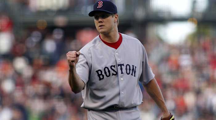 Former Red Sox closer Jonathan Papelbon pumps his fist after finishing a game.